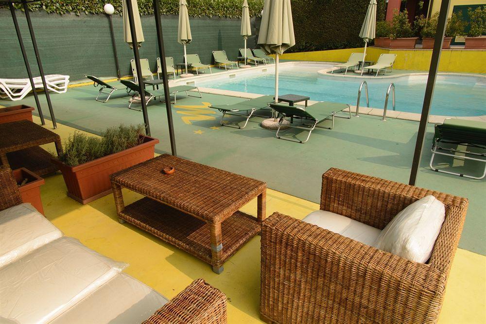 Hotel Motel Residence S Front 외부 사진